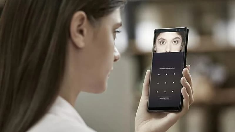 «فيسبوك» يحذف مليار بصمة وجه