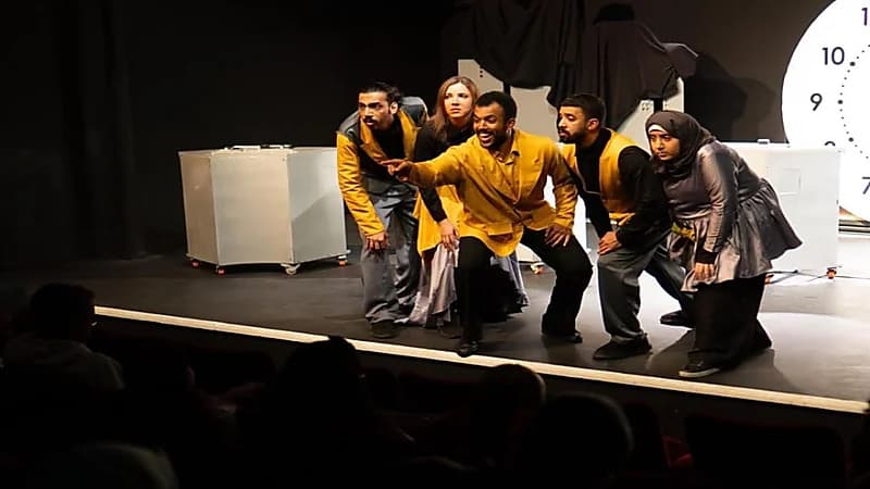 عرض أول مسرحية سعودية في مهرجان فرينج العالمي بإدنبرة.. صور