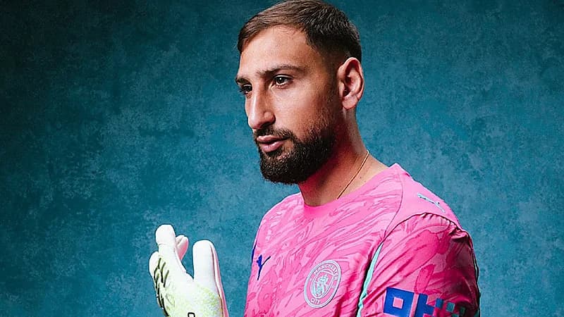 دوناروما يعرب عن حماسه بعد انضمامه إلى فريق مانشستر سيتي