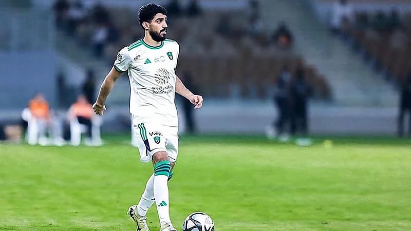 الرياض يتقدم بعرض رسمي لشراء عقد فهد الرشيدي