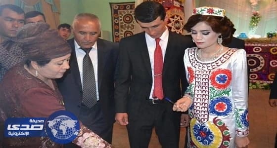 بالصور.. تقليد غريب يمنع العروس من التبسم في وجه عريسها