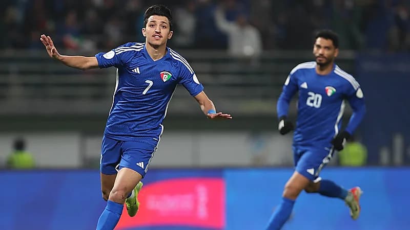 الكويت تهزم الإمارات بهدفين .. فيديو