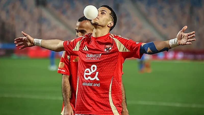 الأهلي يلوح برحيل إمام عاشور