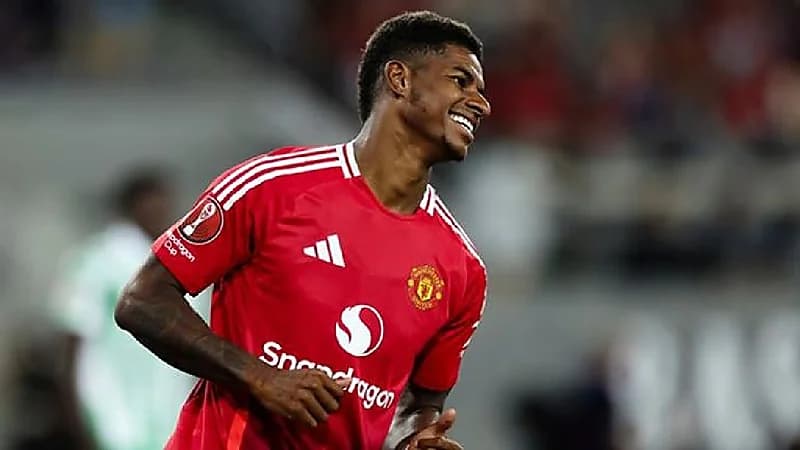 برشلونة يقترب من استعارة راشفورد من مانشستر يونايتد