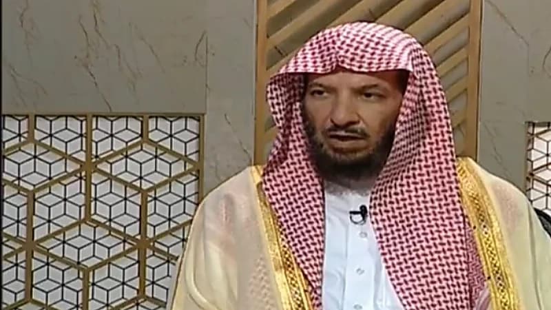 "الشثري" يوضح حكم الاهتزاز عند قراءة القرآن بهدف طرد الكسل أو التعود (فيديو)