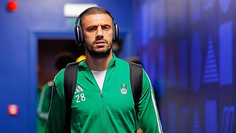 ديميرال يرفض الرحيل عن الأهلي