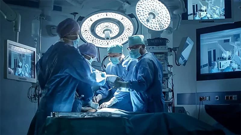 تدخل جراحي ينهي معاناة شاب من صعوبة التنفس بتبوك