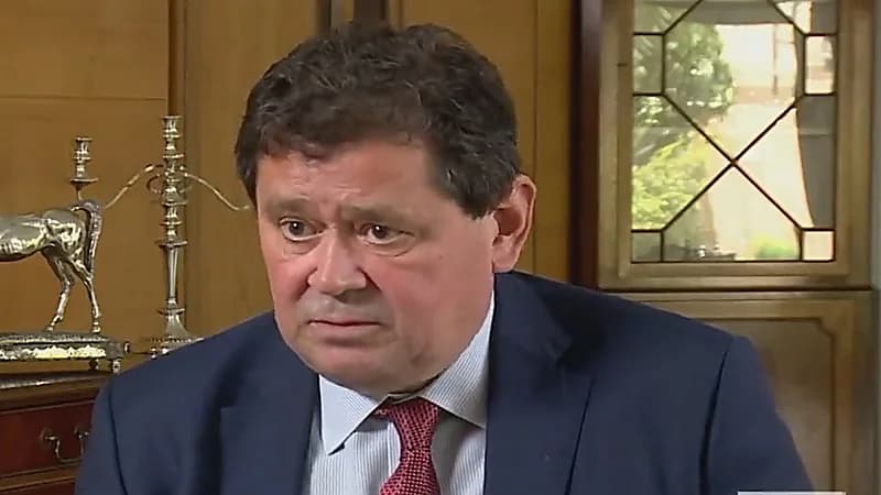 بالفيديو .. سبب إعادة بعض السيّاح السعوديين من مطارات بريطانيا خلال الشهرين الماضيين