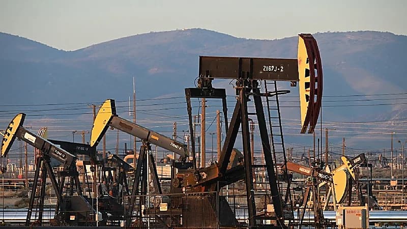 دول تلحق بقرار المملكة بتمديد التخفيضات الطوعية من النفط