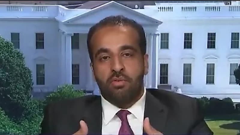 أستاذ قانون يحذر من منتجات شركة ديزني القادمة بعد إعلانها دعم الشذوذ