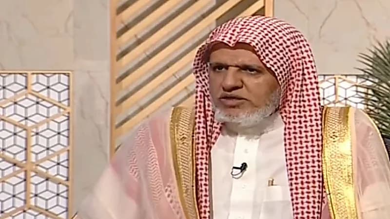 الشبل يوضح هل يجوز للمرأة تقديم النصيحة للرجل الأجنبي إذا رأت منه منكر .. فيديو