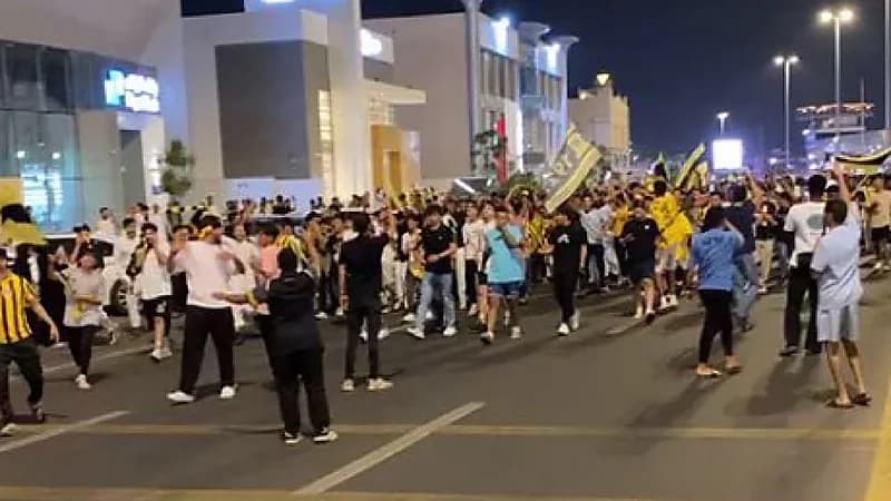 مسيرات لجماهير الاتحاد يحتفلون بتتويجه : إتي في الهوا سابو ليه .. فيديو