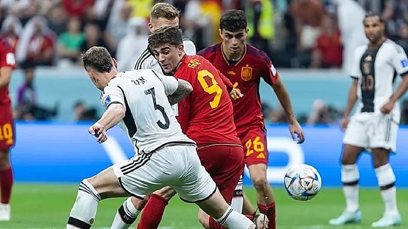 منتخب ألمانيا يتوسل المساعدة