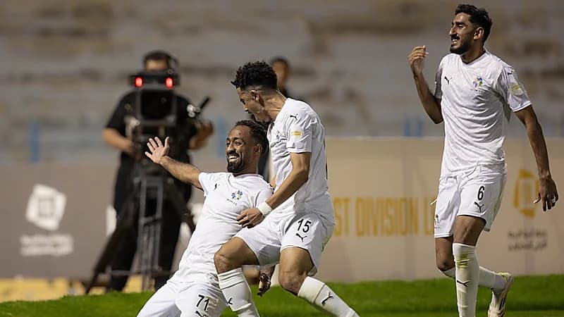 نيوم يصعد رسميًا لدوري روشن