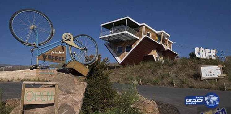 فيديو صادم ..لحظة اختطاف رجلاً من داخل حانة وسحله