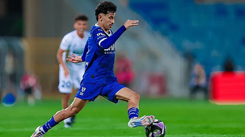 الهلال يتمسك بالقحطاني وإنزاغي يحسم مستقبله