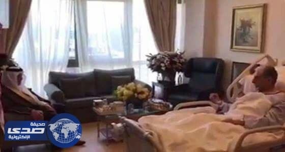 ⁠⁠⁠⁠⁠الفيصل يمازح وكيل إمارة عسير السابق: الموظفون ملّوا من طول الإجازة