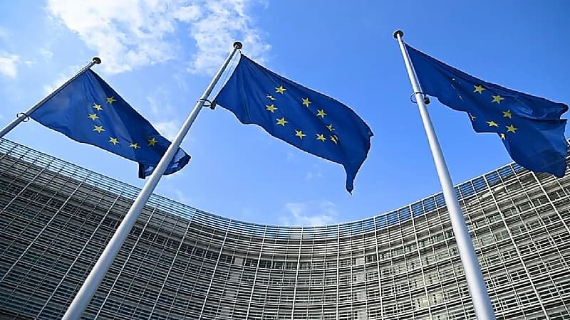 المفوضية الأوروبية: الأسبوع المقبل سيكون حاسما بشأن مباحثات أوكرانيا