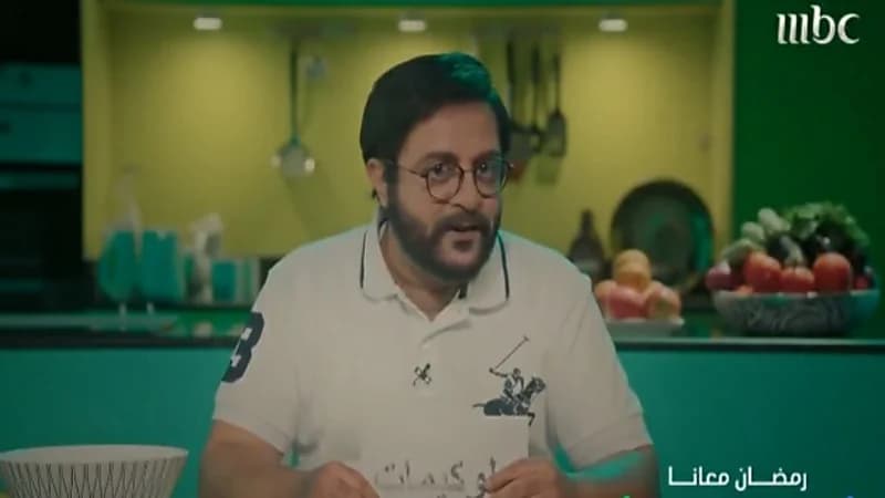 شاهد.. خالد الفراج يقلد عبدالمجيد الكناني "ستوديو 21" الساخر بطريقة كوميدية 