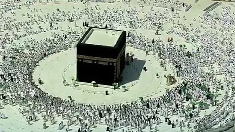 بالفيديو.. أول صلاة جمعة من المسجد الحرام دون تباعد