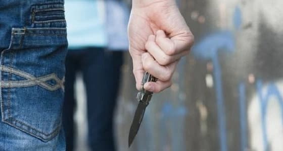 إصابة شخص بـ 3 طعنات إثر نزاع على أراضي بحفل زفاف