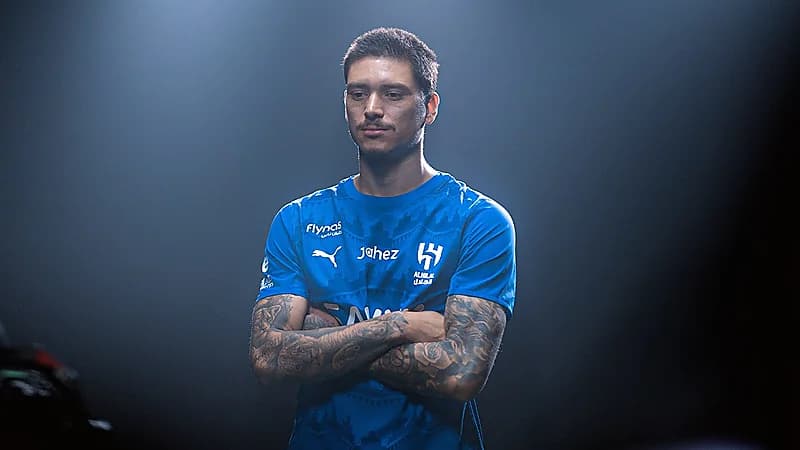 نونيز يؤدي اختبارات بدنية