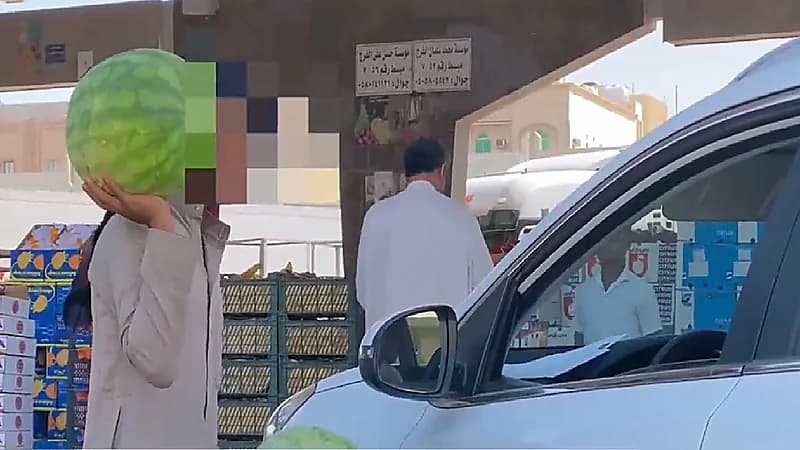 بالفيديو .. عمالة مخالفة تنافس المواطنين في بيع المحاصيل الزراعية بالدمام