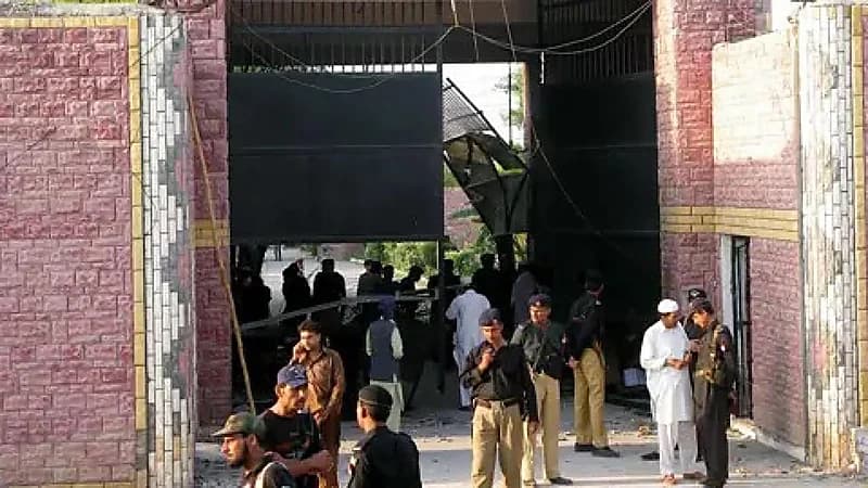 زلزال يتسبب في هروب جماعي لسجناء في باكستان.. فيديو