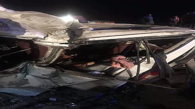 مصرع وإصابة 23 شخصًا في حادث مروع بمصر