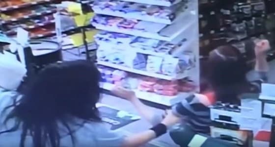 حقيقة الفيديو المتداول لسيدة توفيت أمام الكاشير