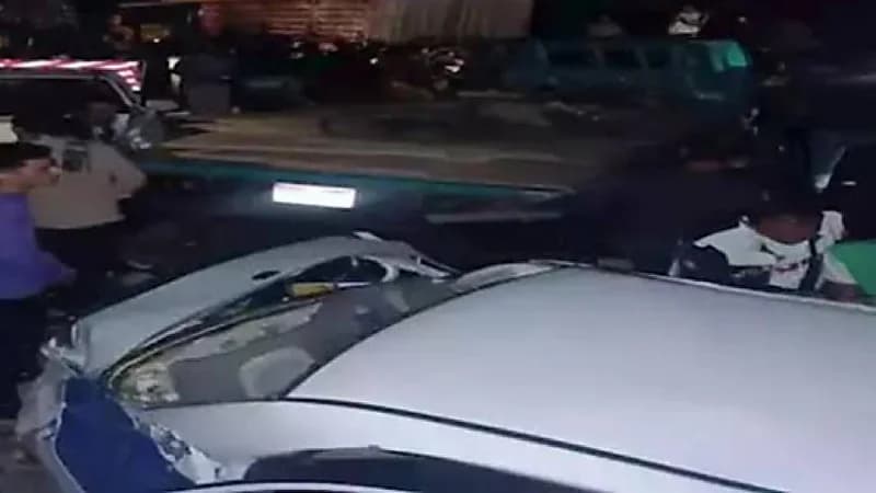 مصرع عائلة بأكملها في حادث مروع عقب عودتهم من المستشفى