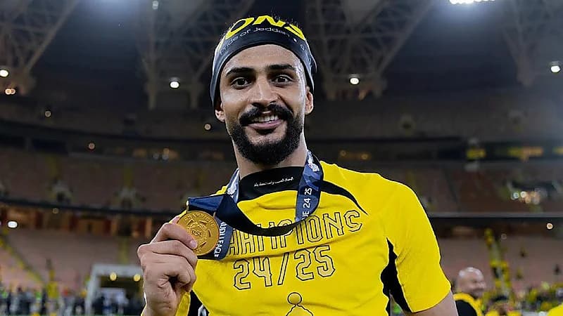 الاتحاد ينوي شراء عقد عبدالإله العمري