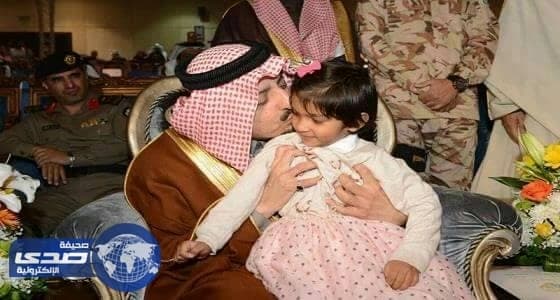 أمير عسير يتكفل بسداد مستحقات مواطن احتجز مستشفى خاص زوجته وابنه