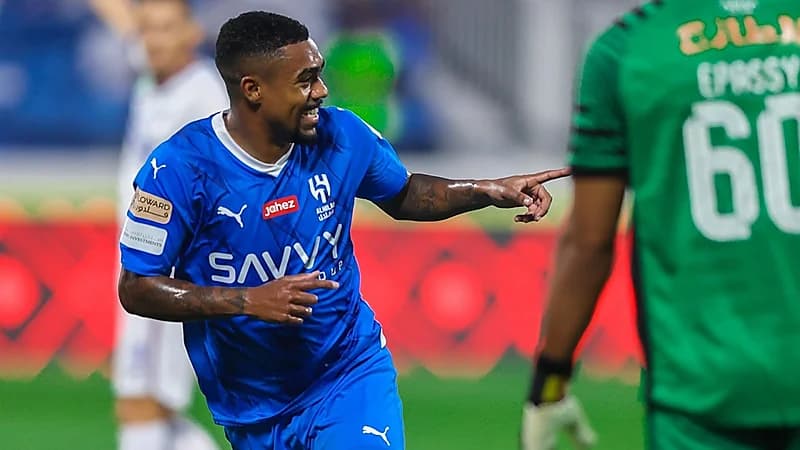 الهلال يتغلب على أبها بثلاثية.. فيديو