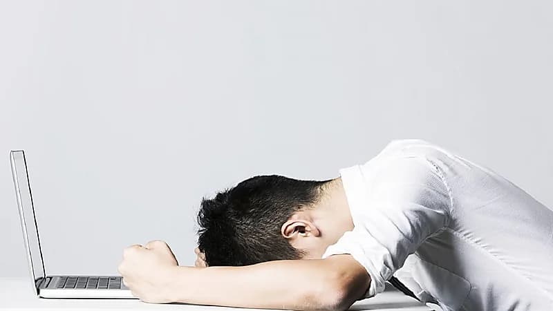 قد يسبب السرطان..دراسة تحذر من العمل ليلاً