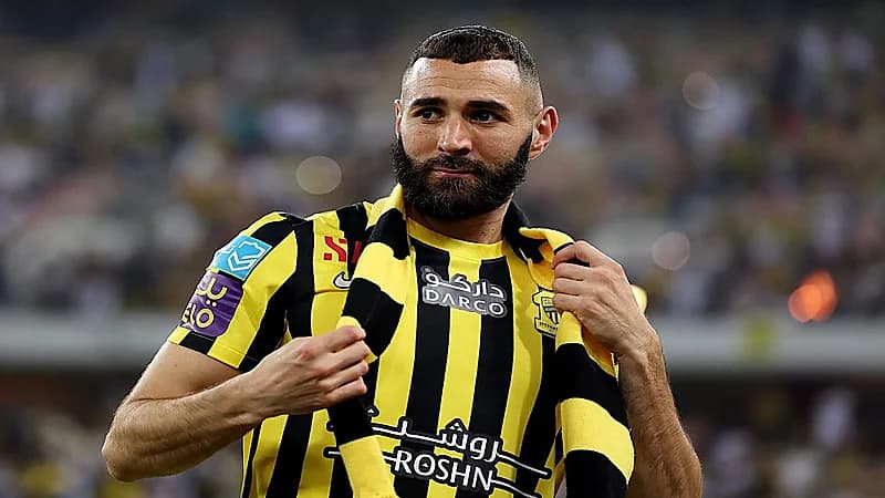 بنزيما يفرض شروطًا مستحيلة للاستمرار مع الاتحاد: مارسيلو يرحل