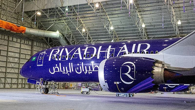 الكشف عن الهوية البصرية لـ أسطول طيران الرياض ..فيديو وصور