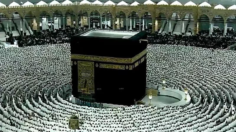 تقنيات حديثة لحساب أعداد الزوار والمعتمرين في المسجد الحرام.. فيديو