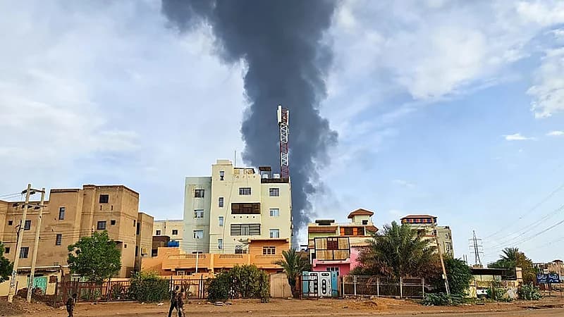 أمرٌ بالضبط علي قيادات سابقة بنظام البشير هربوا من السجن عقب المواجهات الأخيرة