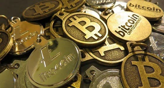 " بتكوين " تعود للانخفاض وسط هبوط جماعي للعملات الرقمية