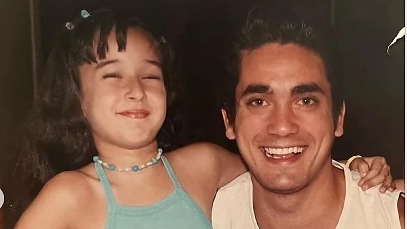 أمير كرارة يهدد هنا الزاهد بصورة فتبادر هي بنشرها