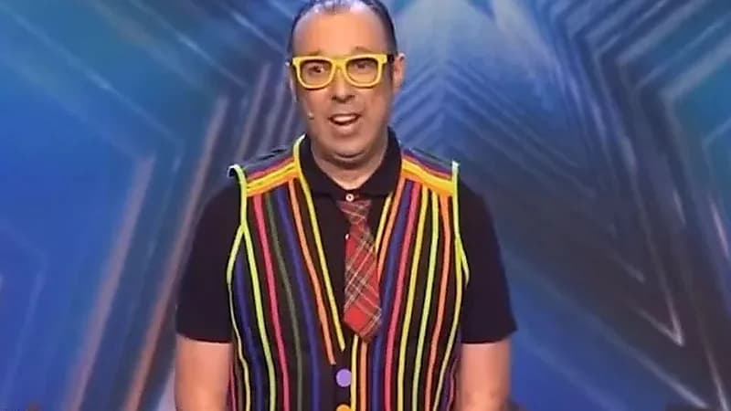 وفاة ساحر شهير خلال عرض أمام الجمهور