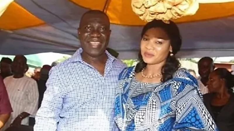 سياسي يتبنى طفلاً لبيع أعضائه