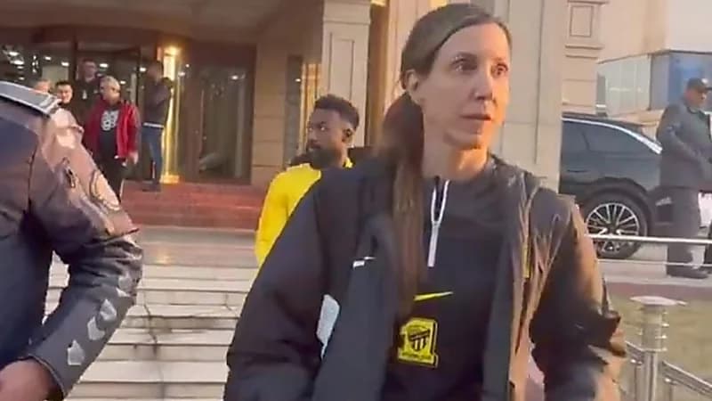 الظهور الأول للطبيبة النفسية التي تعاقد معها ‎الاتحاد .. فيديو