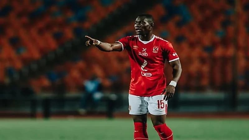 تطورات جديدة لمفاوضات النصر لضم نجم الأهلي المصري