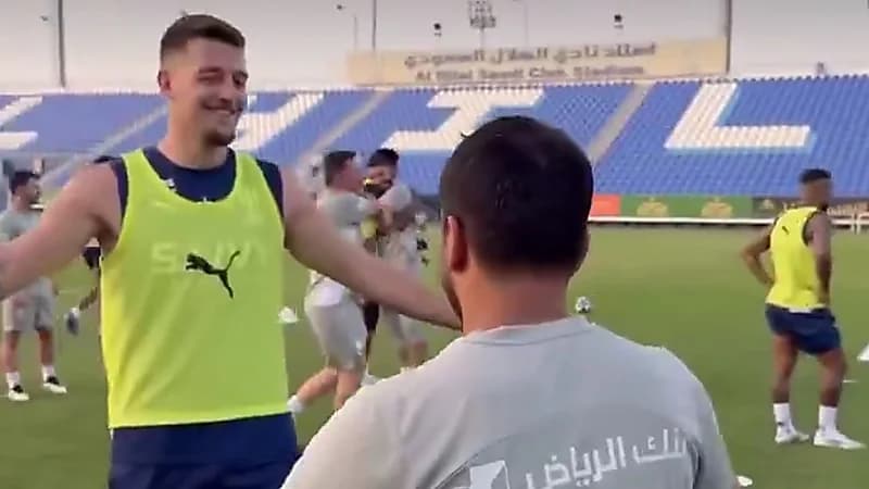 الهلال يودع مدربه محمد الشلهوب .. فيديو