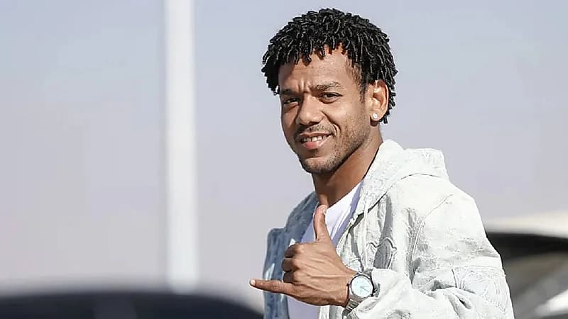 نيوم يعلن رحيل لاعبه رومارينهو .. فيديو