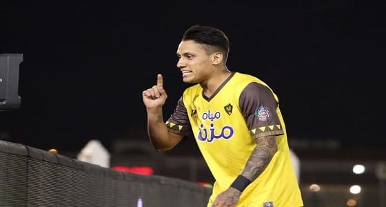 أحد يوقع مخالصة مالية مع البرازيلي إدواردو