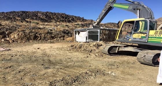 أمانة الطائف تمسح محدثات المخالفين الترابية.. وتتوعد بإجراءات رادعة