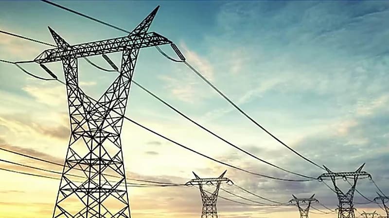 أبرز تفاصيل خطة المملكة لتوفير 50% من إنتاج الكهرباء بحلول 2030